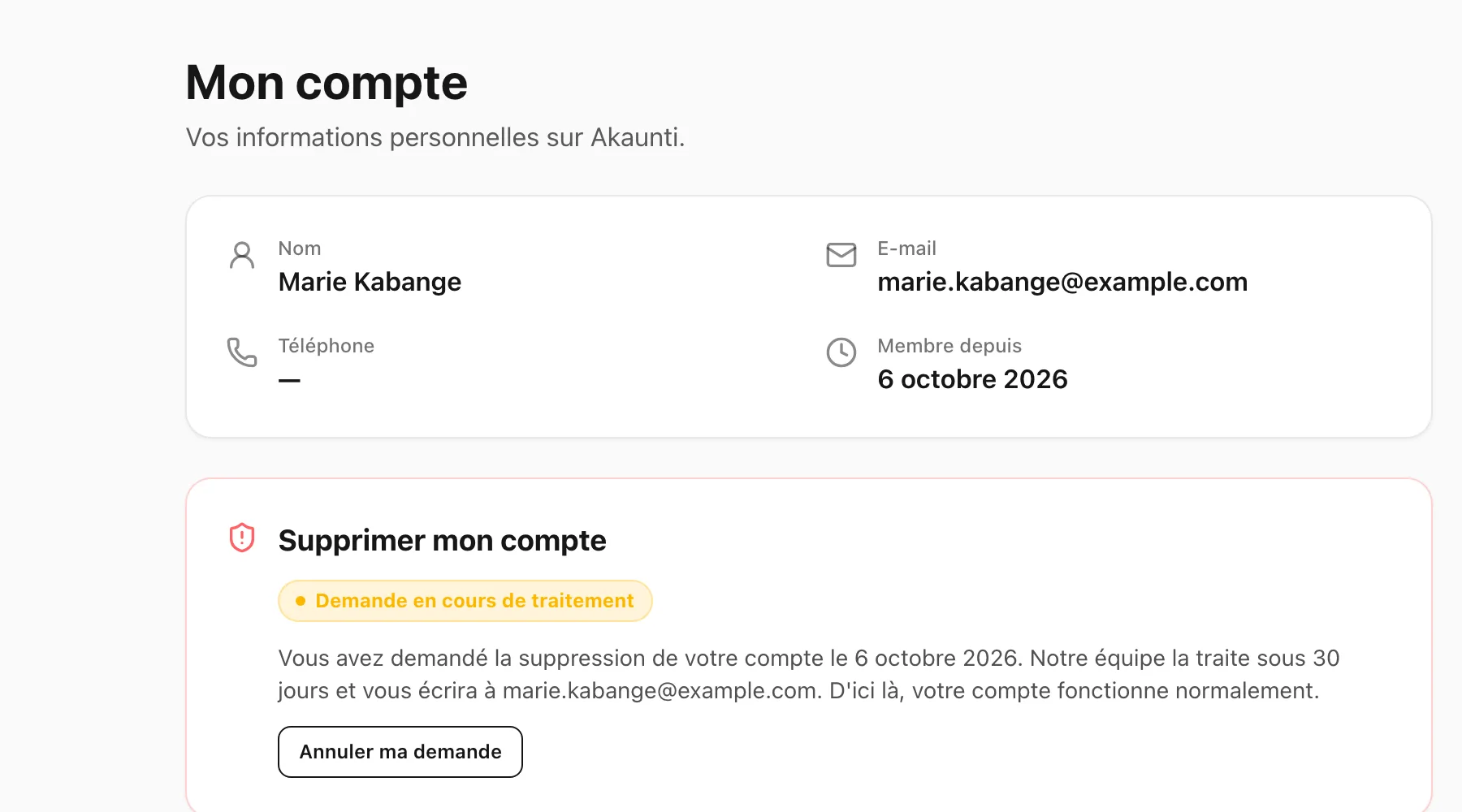 Cadre Supprimer mon compte indiquant Demande en cours de traitement, avec le bouton Annuler ma demande.
